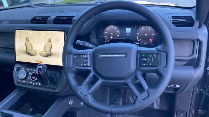 Land Rover Defender 3.0 D250 X-Dynamic SE 110 5dr Auto Diesel Estate - Image 15